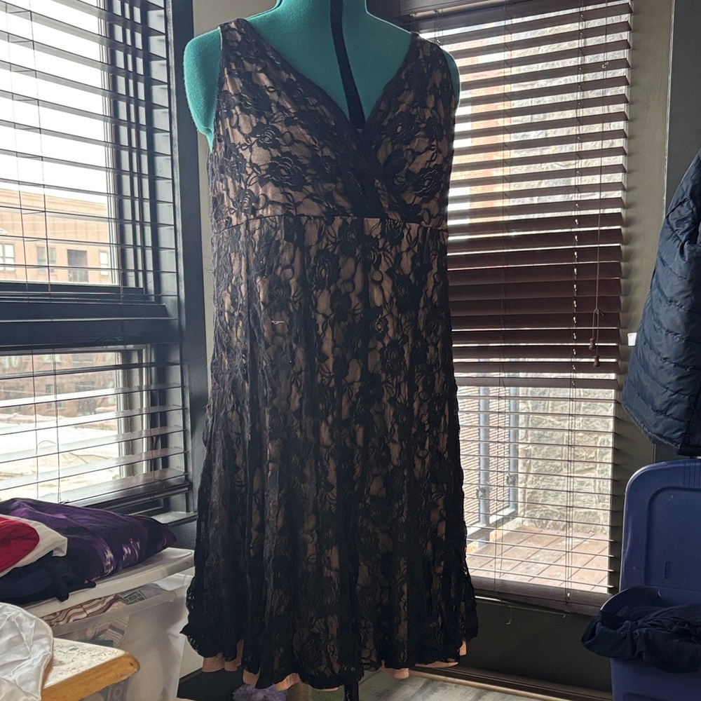 Glamour Black Lace Dress